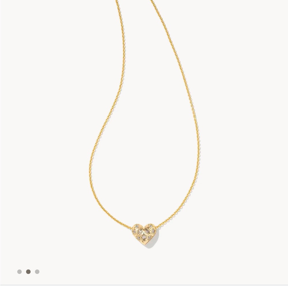 Kendra Scott— Holland Gold Heart Short Pendant Necklace in White CZ